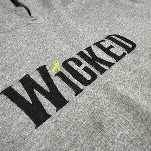 VTG Wicked Hoodie Sweatshirt Mens Large 23.5x27.5 Gray Embroidered Broadway Play